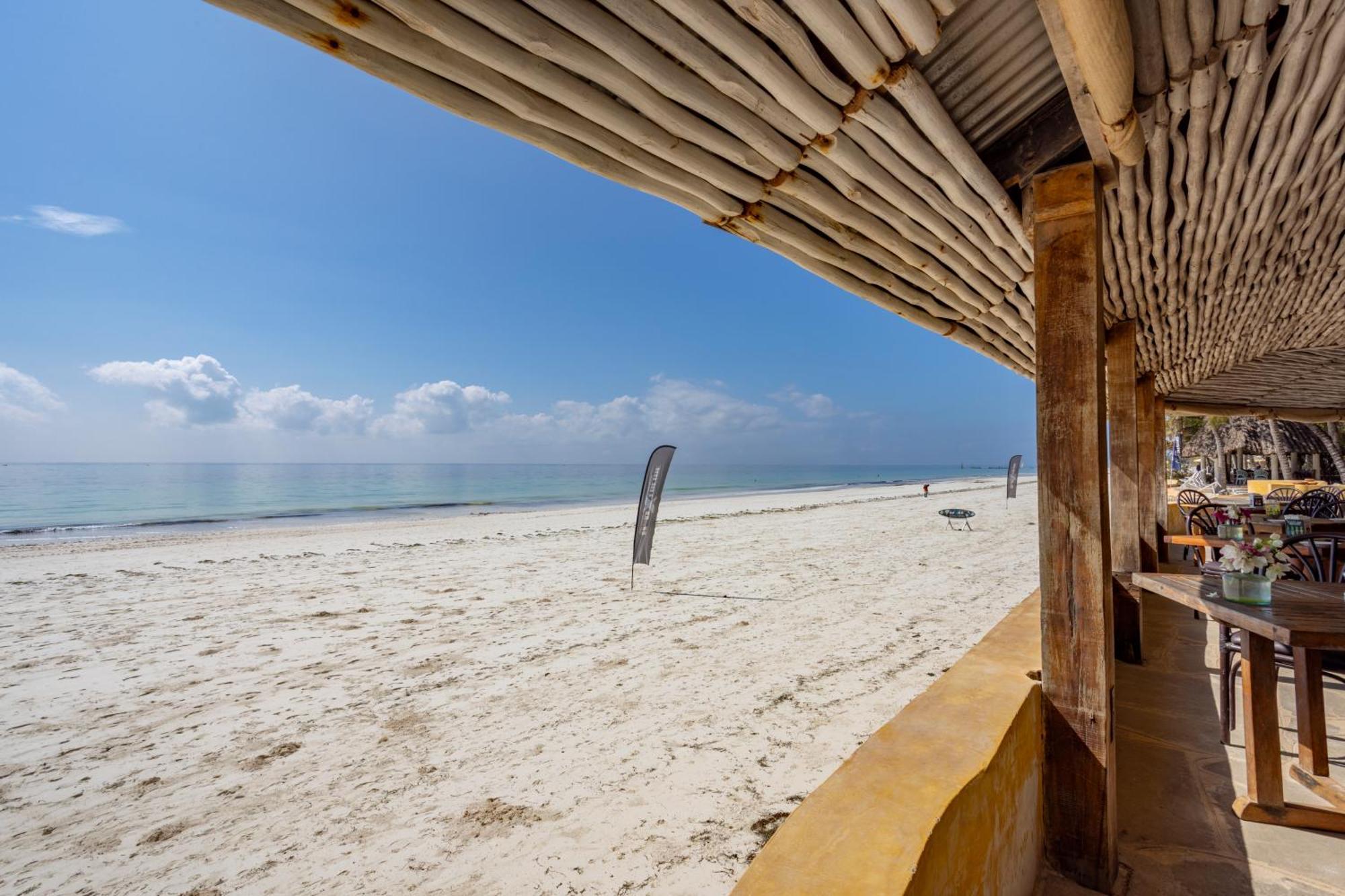 Blue Marlin Beach Hotel Diani Beach Eksteriør billede